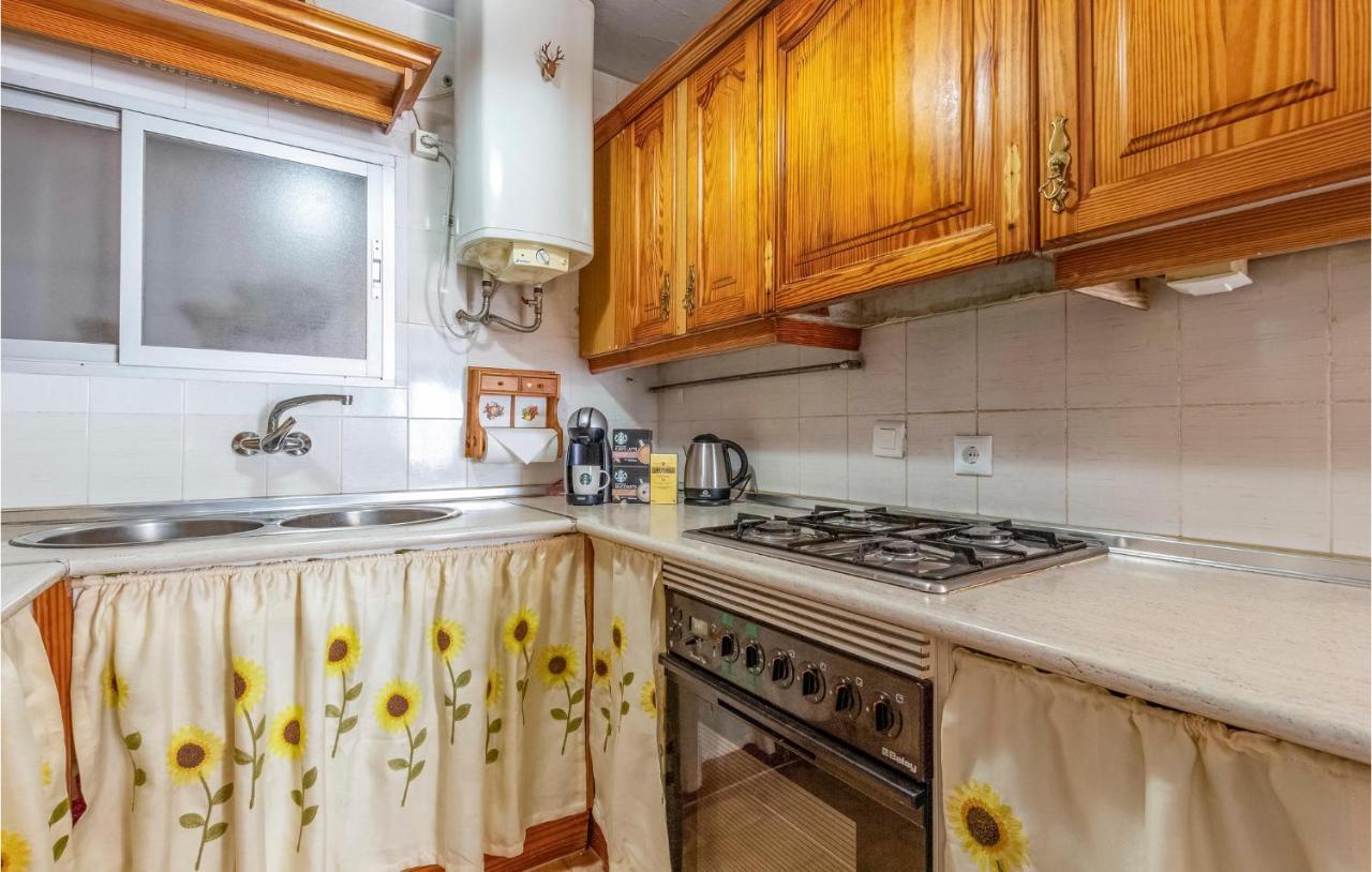 Cozy Apartment In Benalmadena With House Sea View Bagian luar foto