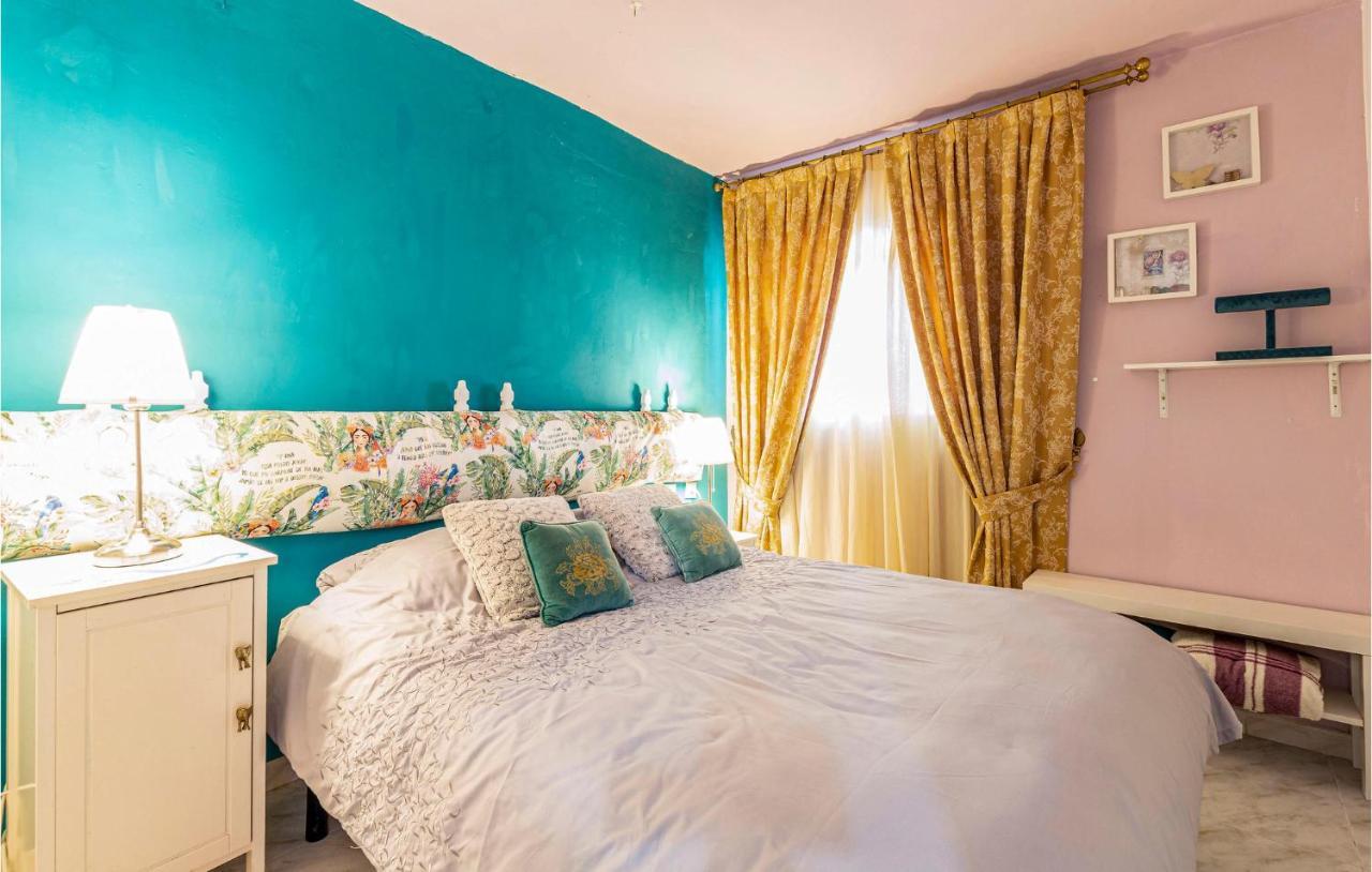 Cozy Apartment In Benalmadena With House Sea View Bagian luar foto
